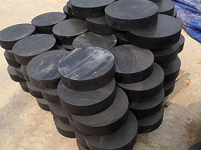 鹤岗板式橡胶支座由若干层橡胶片与薄钢板经加压硫化